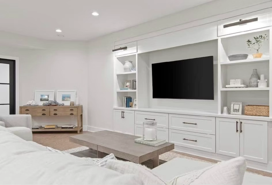 Living Room Renovations by Neu's Renovation